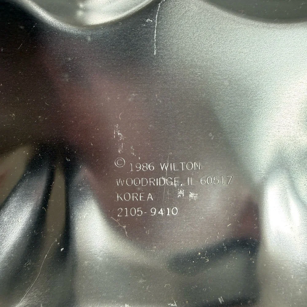 Vintage Wilton 1986 Santa Claus tree Cake Pan – Stock 2105-9410